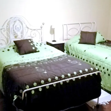 House With 5 Bedrooms In Taide With Enclosed Garden And Wifi 45 Km From The Beach بيت للعطل Póvoa de Lanhoso