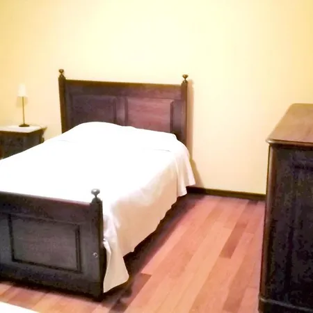 House With 5 Bedrooms In Taide With Enclosed Garden And Wifi 45 Km From The Beach بيت للعطل
