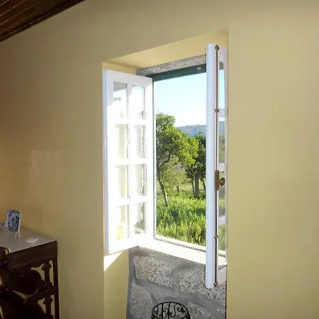 House With 5 Bedrooms In Taide With Enclosed Garden And Wifi 45 Km From The Beach بيت للعطل