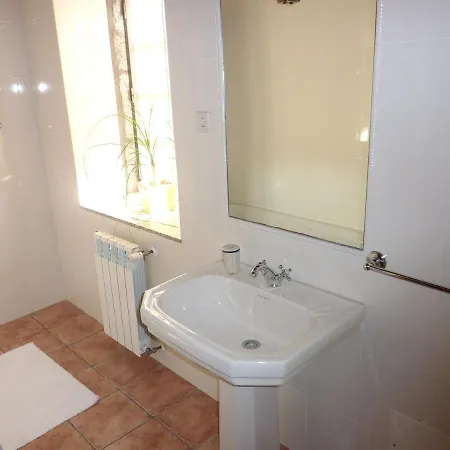 House With 5 Bedrooms In Taide With Enclosed Garden And Wifi 45 Km From The Beach بيت للعطل